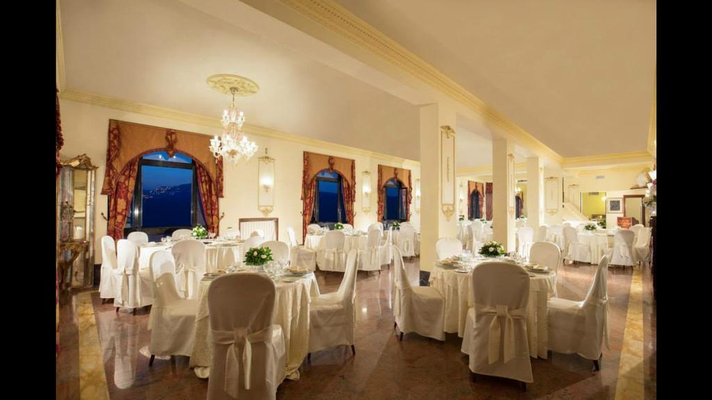 Hotel Castel Vecchio Castel Gandolfo Exteriör bild