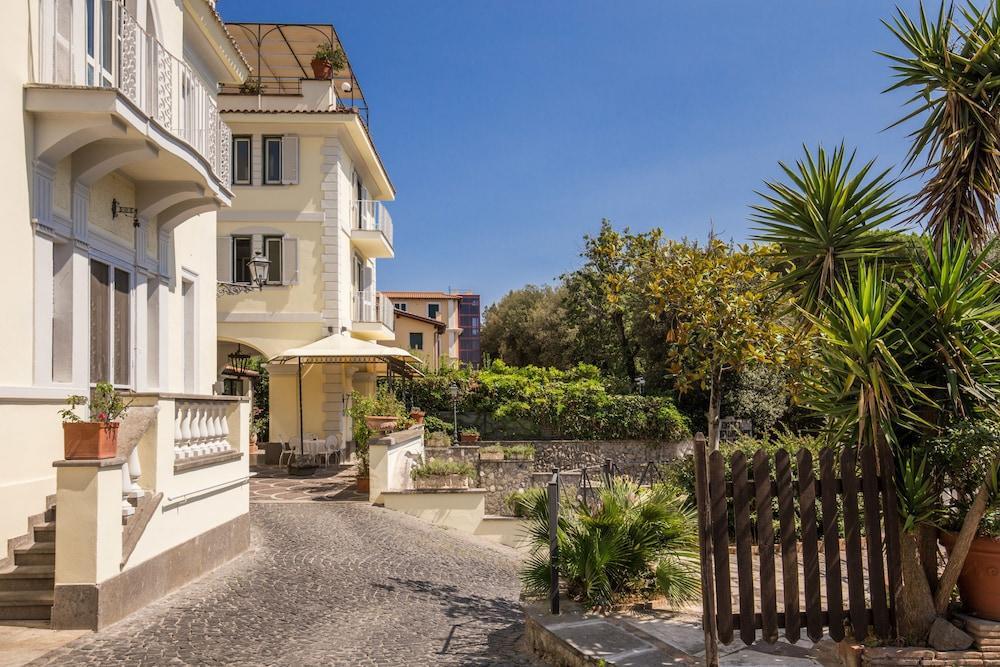 Hotel Castel Vecchio Castel Gandolfo Exteriör bild